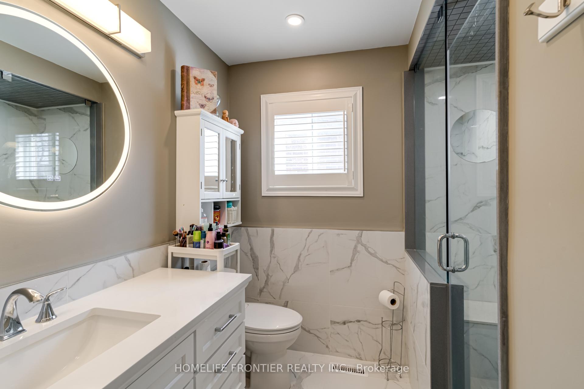 Photo 27 of 70 Starr Crescent, Aurora, Bayview Northeast — HOMEH