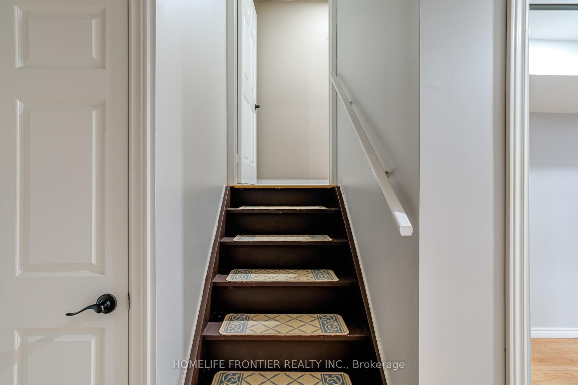 Photo 29 of 70 Starr Crescent, Aurora, Bayview Northeast — HOMEH