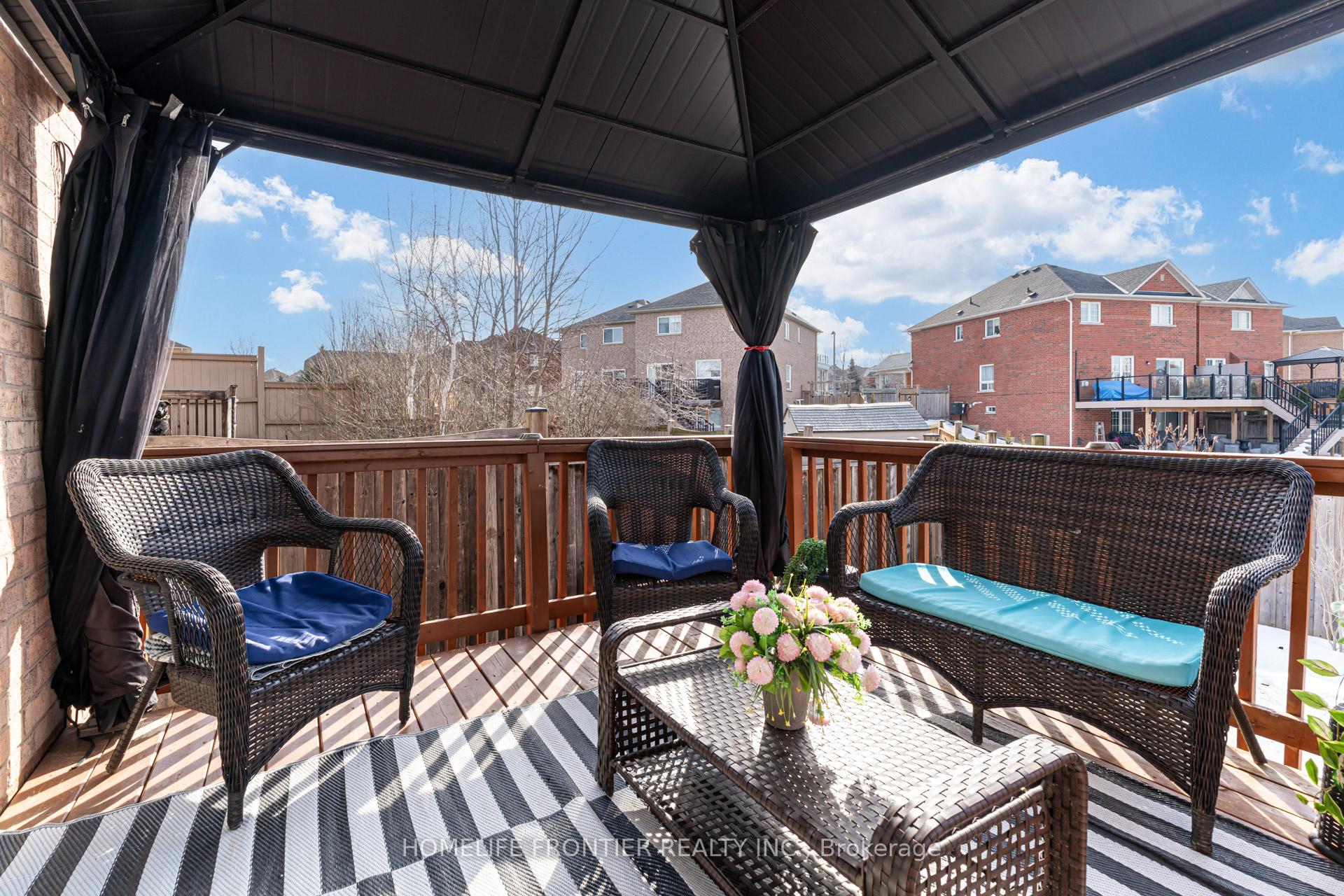 Photo 35 of 70 Starr Crescent, Aurora, Bayview Northeast — HOMEH