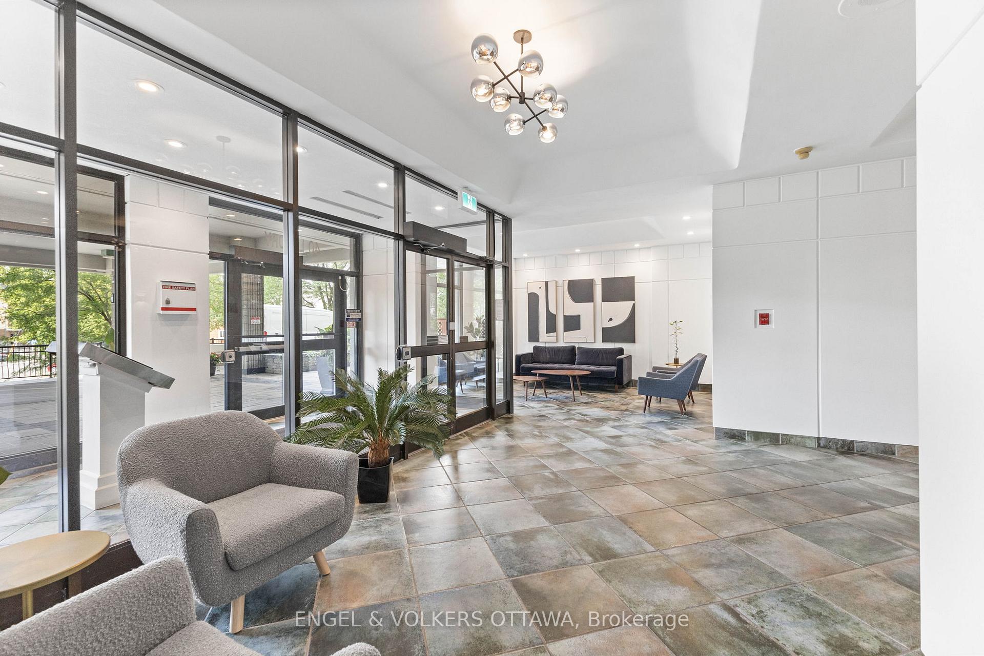 Photo 2 of Unit 1614, 40 Landry Street, Ottawa, Vanier — HOMEH