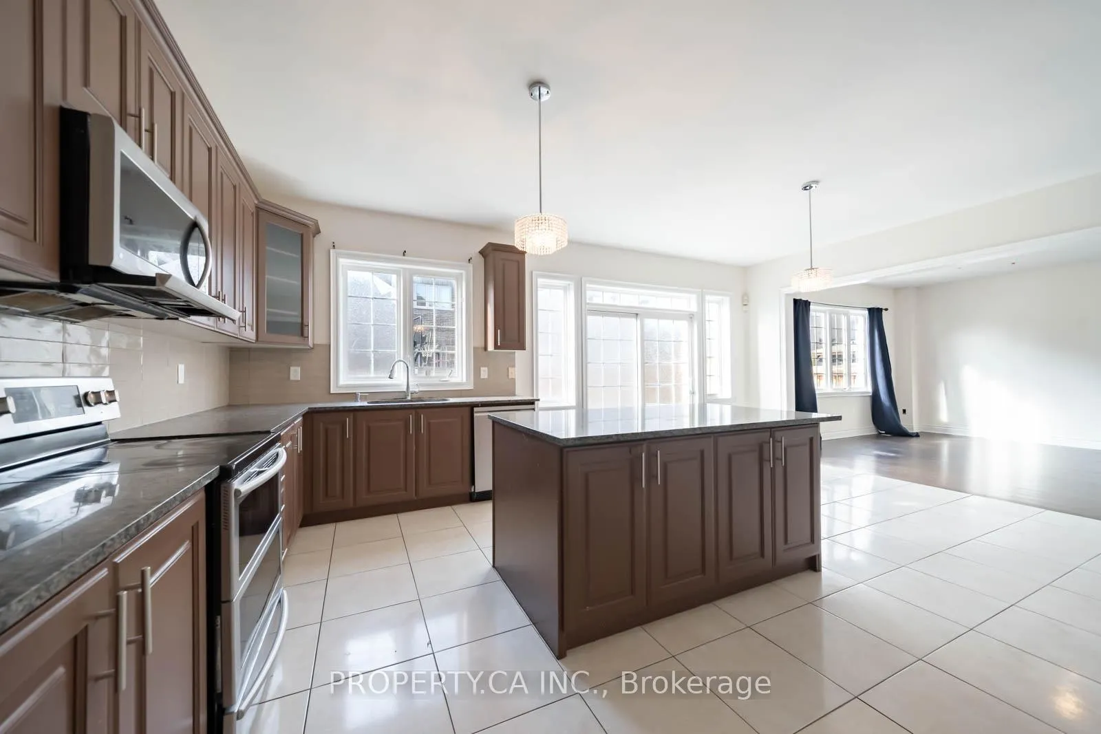 Photo 11 of 4 Landview Road, Brampton, Toronto Gore Rural Estate — HOMEH