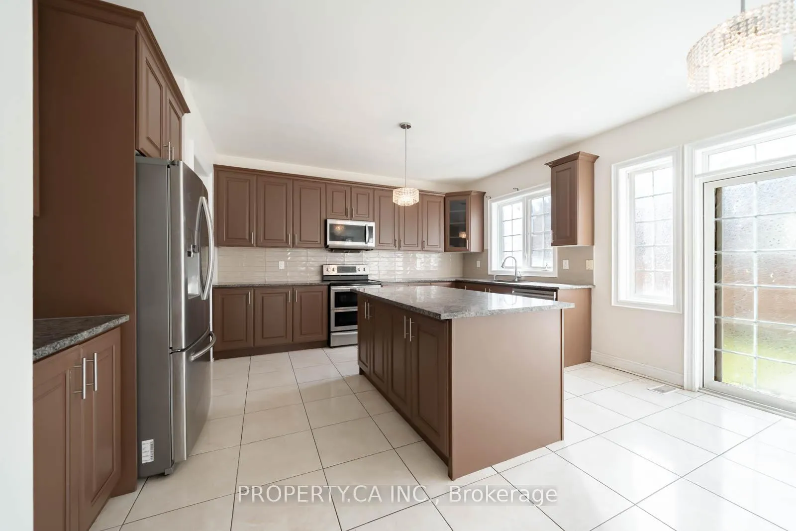 Photo 14 of 4 Landview Road, Brampton, Toronto Gore Rural Estate — HOMEH