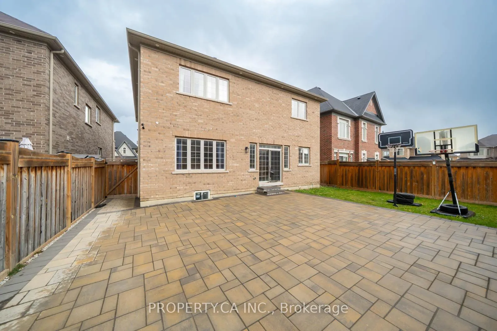 Photo 36 of 4 Landview Road, Brampton, Toronto Gore Rural Estate — HOMEH