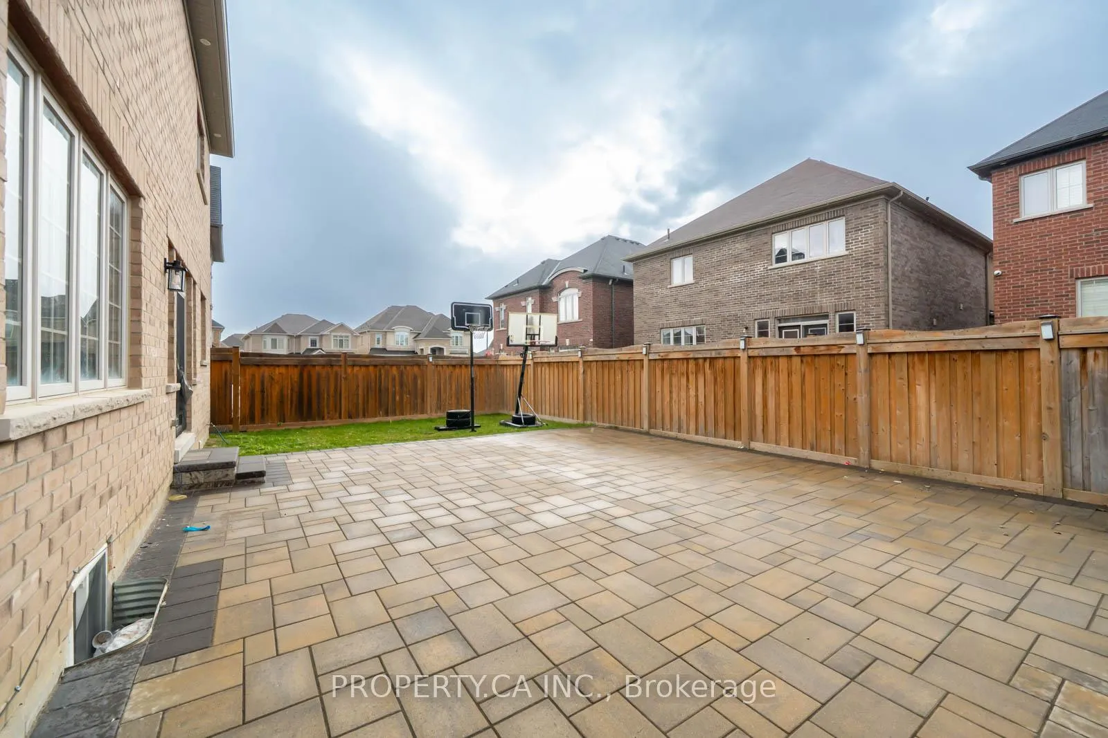 Photo 38 of 4 Landview Road, Brampton, Toronto Gore Rural Estate — HOMEH