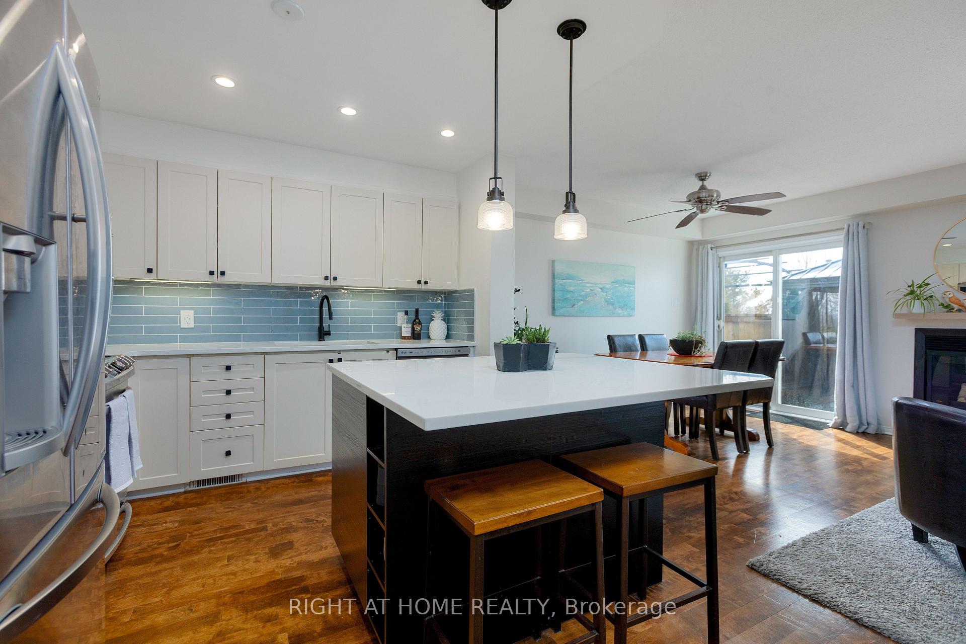 Photo 6 of 338 Hillsboro, Ottawa, Kanata - Emerald Meadows/Trailwest — HOMEH