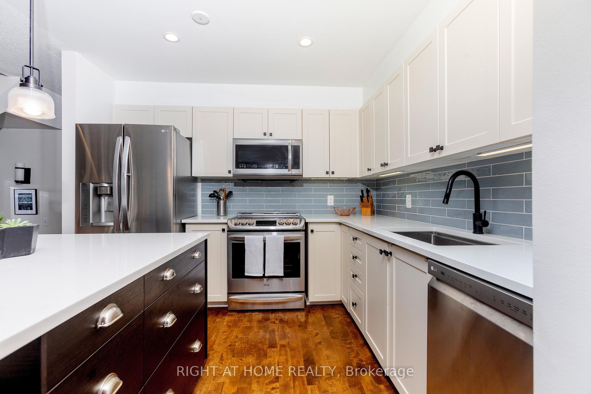 Photo 7 of 338 Hillsboro, Ottawa, Kanata - Emerald Meadows/Trailwest — HOMEH