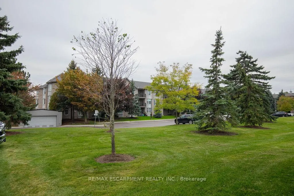 Photo 6 of Unit 202, 990 Golf Links Road, Hamilton, Meadowlands — HOMEH