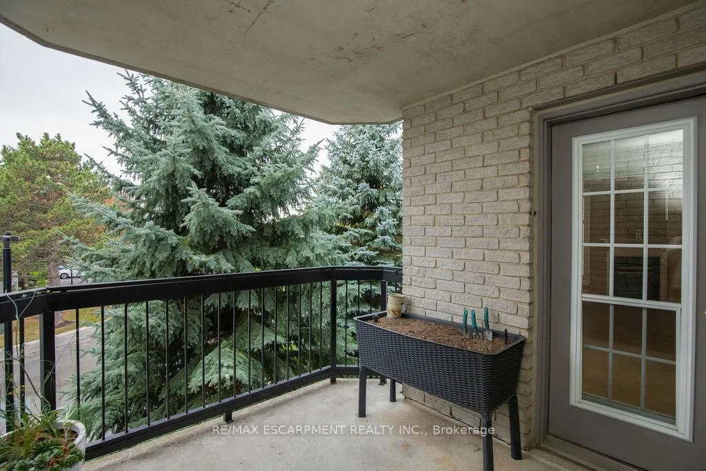 Photo 10 of Unit 202, 990 Golf Links Road, Hamilton, Meadowlands — HOMEH