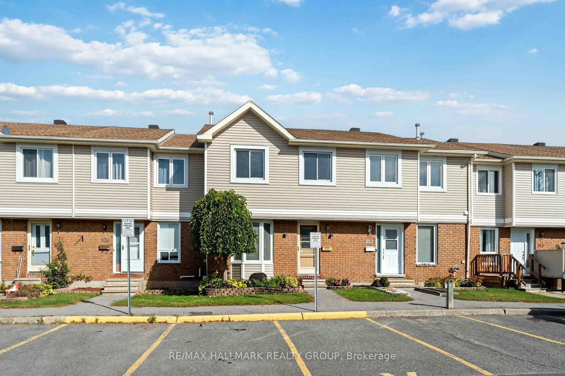 Photo 1 of 941 Cookshire Crescent, Ottawa, Fallingbrook/Ridgemount — HOMEH