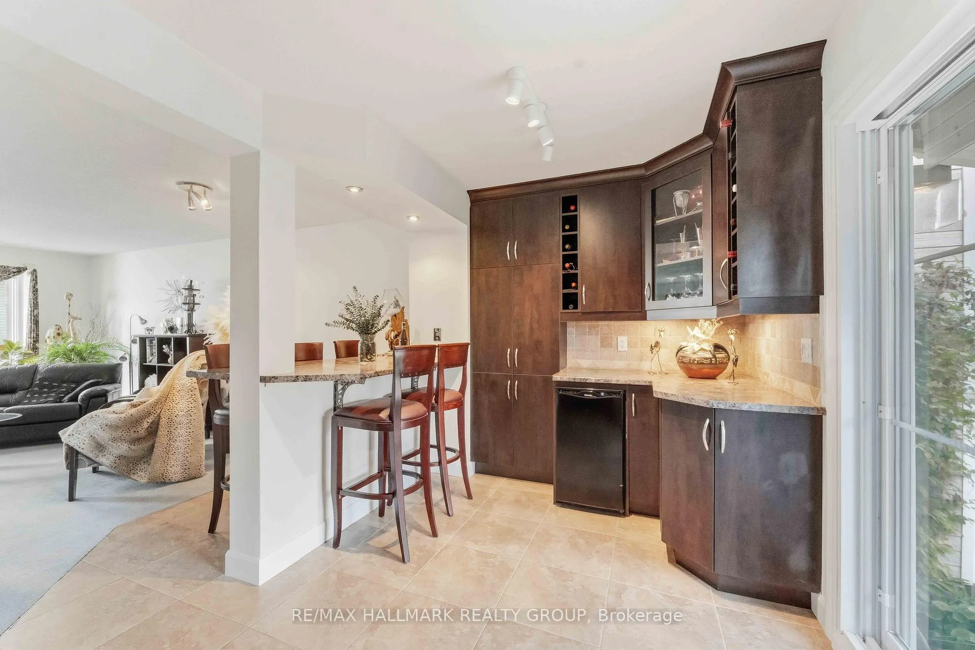 Photo 15 of 941 Cookshire Crescent, Ottawa, Fallingbrook/Ridgemount — HOMEH