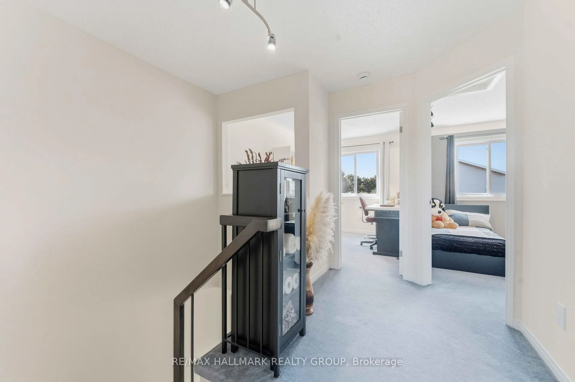 Photo 18 of 941 Cookshire Crescent, Ottawa, Fallingbrook/Ridgemount — HOMEH
