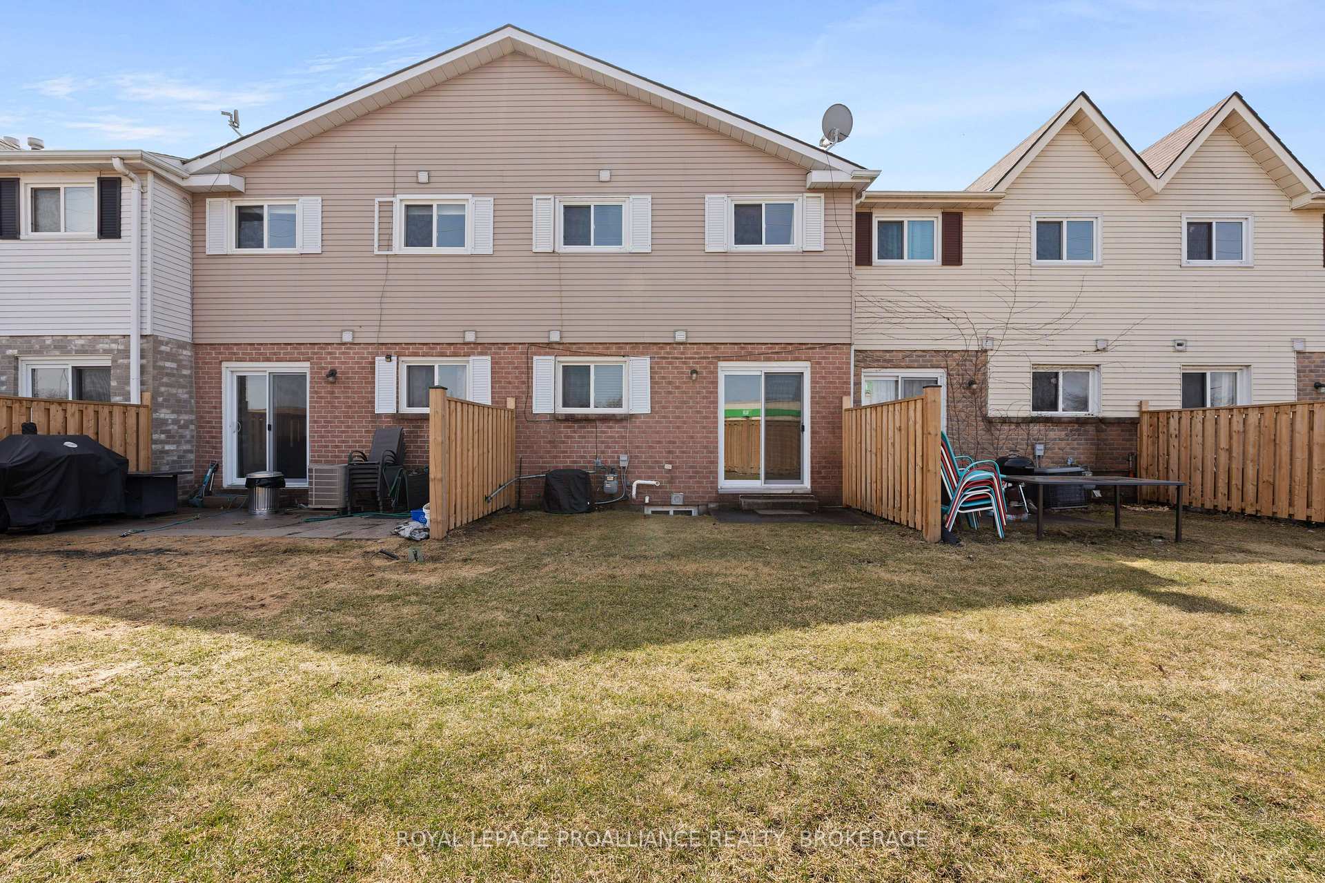 Photo 2 of 850 Datzell Lane, Kingston, South of Taylor-Kidd Blvd — HOMEH