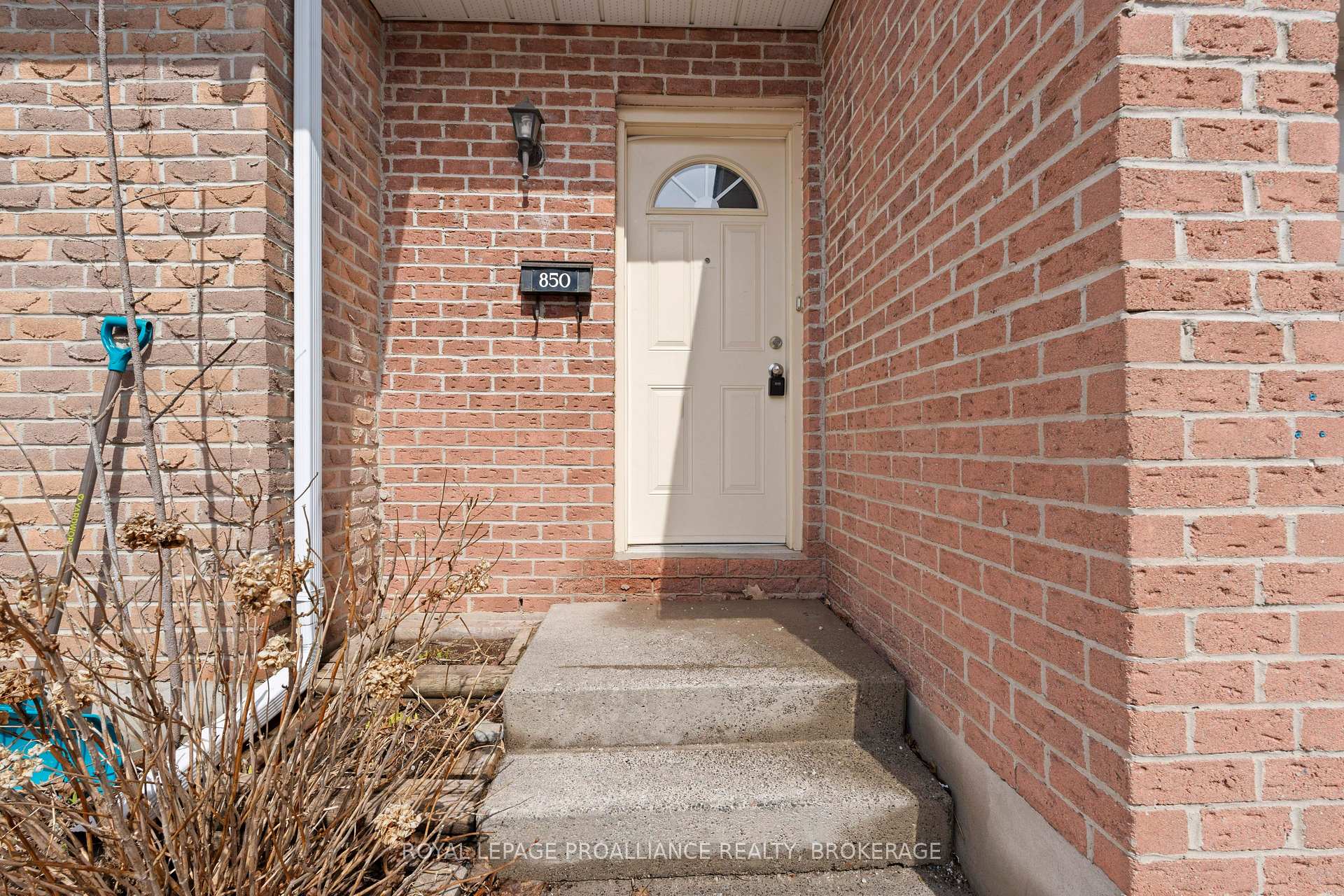 Photo 5 of 850 Datzell Lane, Kingston, South of Taylor-Kidd Blvd — HOMEH