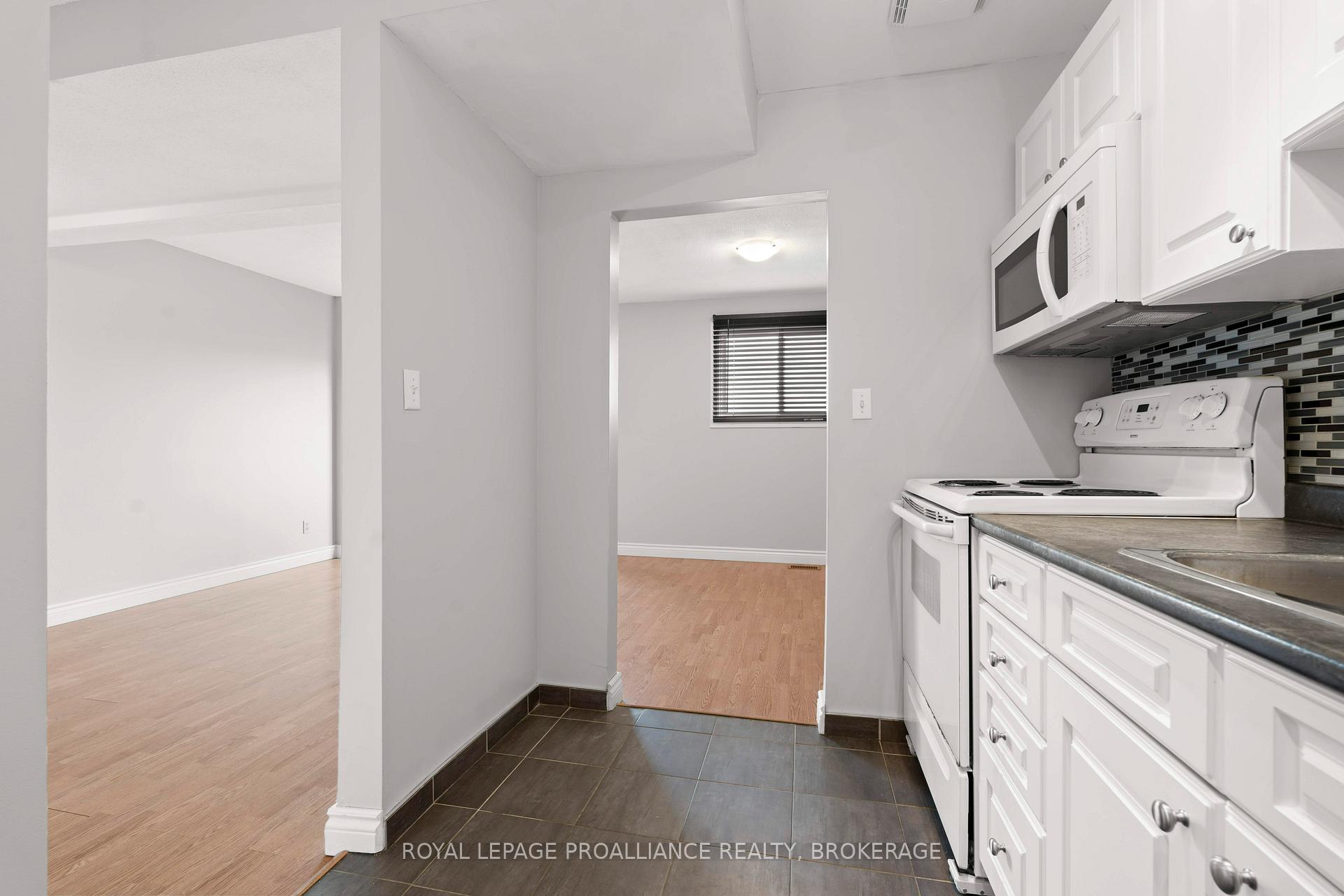 Photo 15 of 850 Datzell Lane, Kingston, South of Taylor-Kidd Blvd — HOMEH