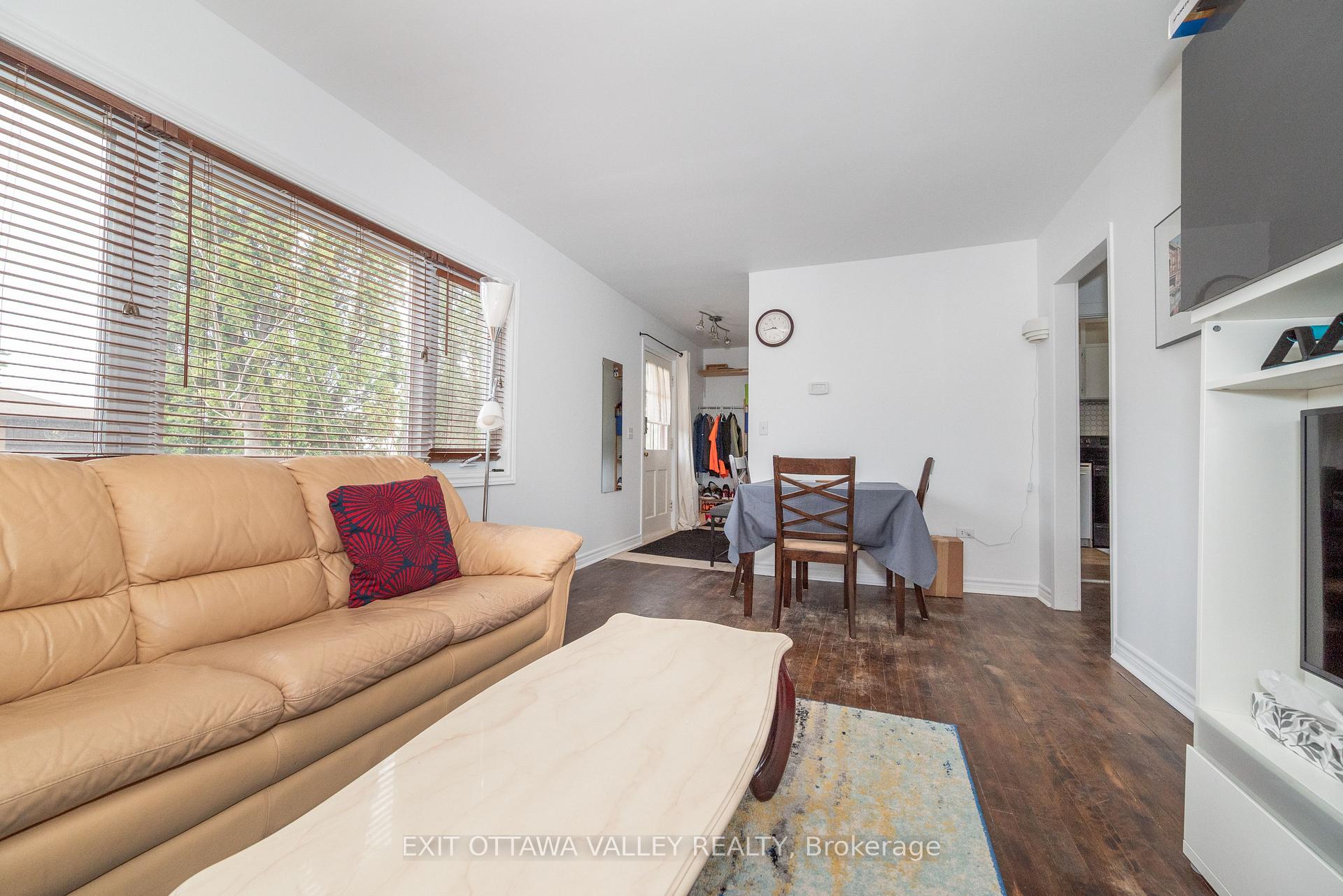 Photo 6 of 27 Laurentian Street, Deep River, Deep River — HOMEH