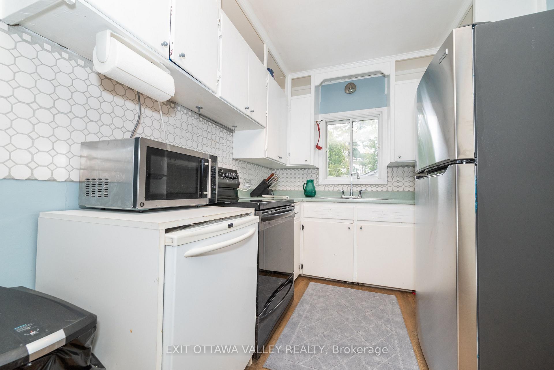 Photo 9 of 27 Laurentian Street, Deep River, Deep River — HOMEH