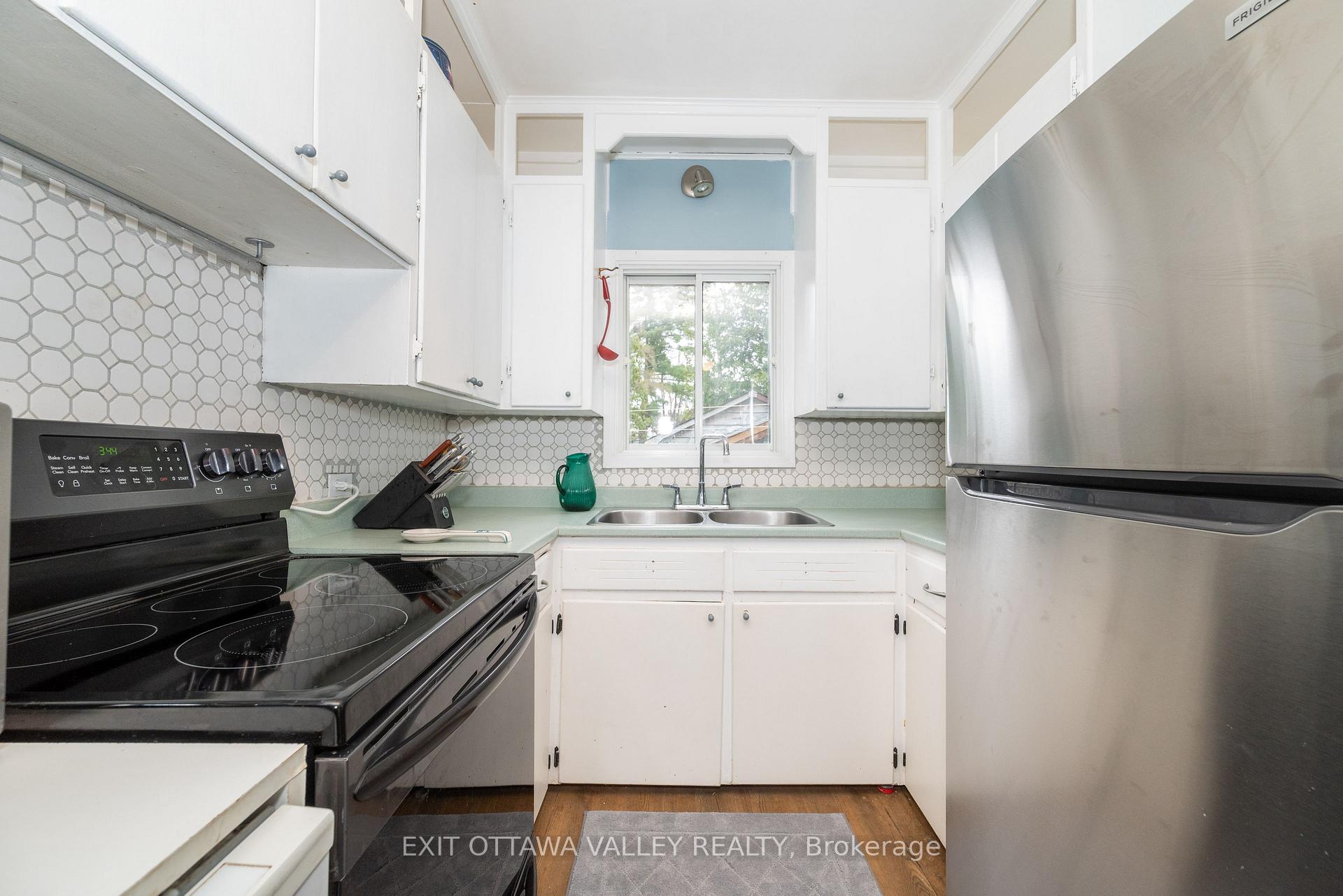 Photo 10 of 27 Laurentian Street, Deep River, Deep River — HOMEH