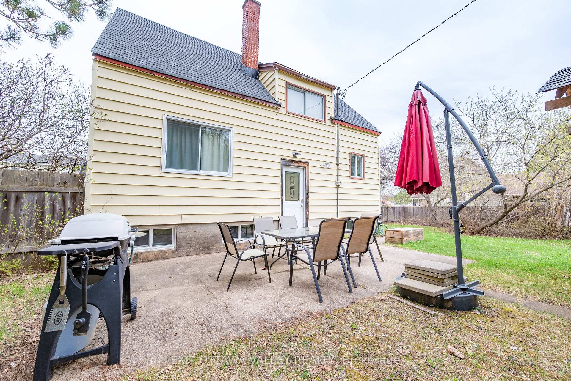 Photo 20 of 27 Laurentian Street, Deep River, Deep River — HOMEH