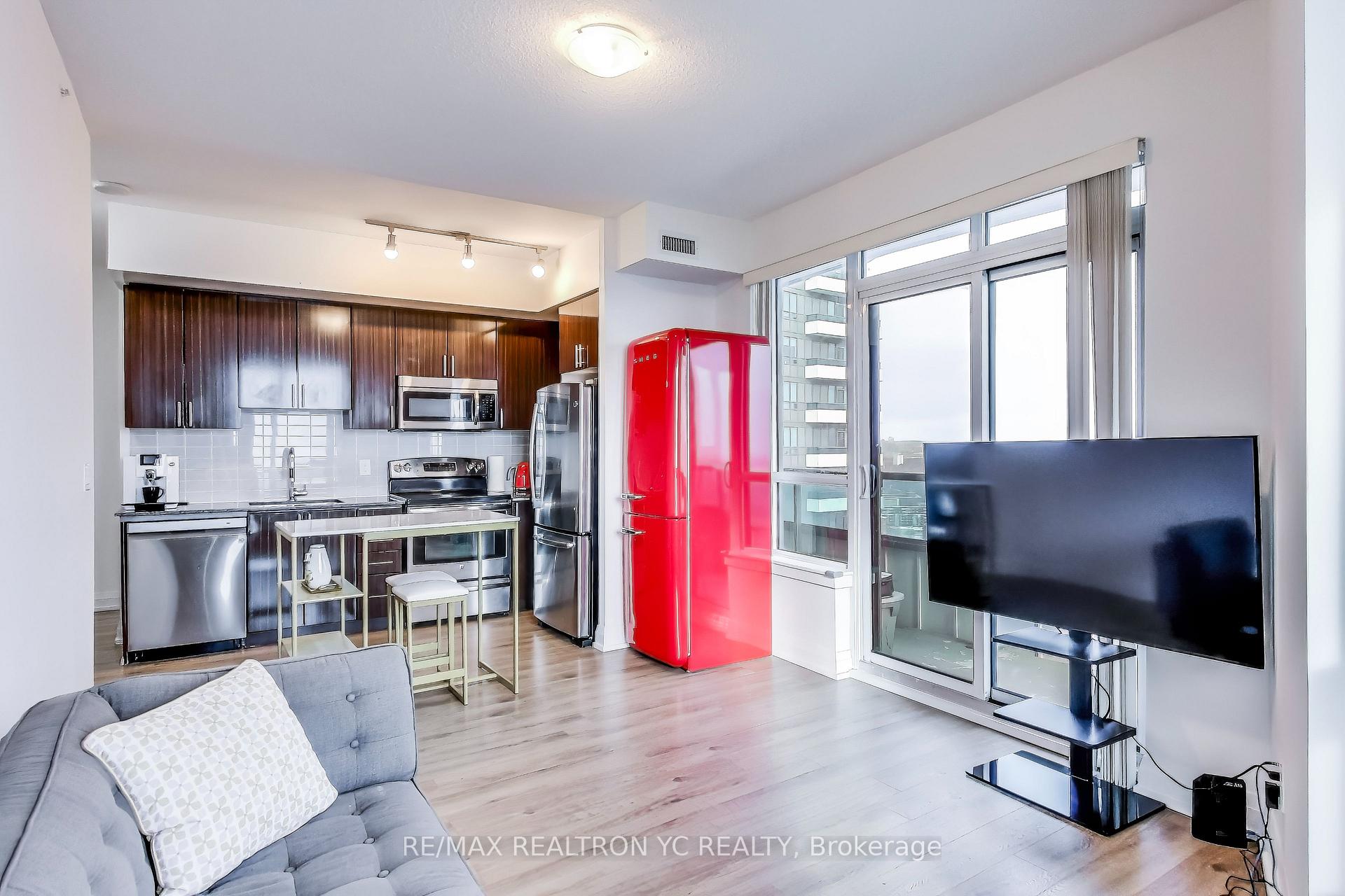 Front of Unit 2031, 7161 Yonge Street