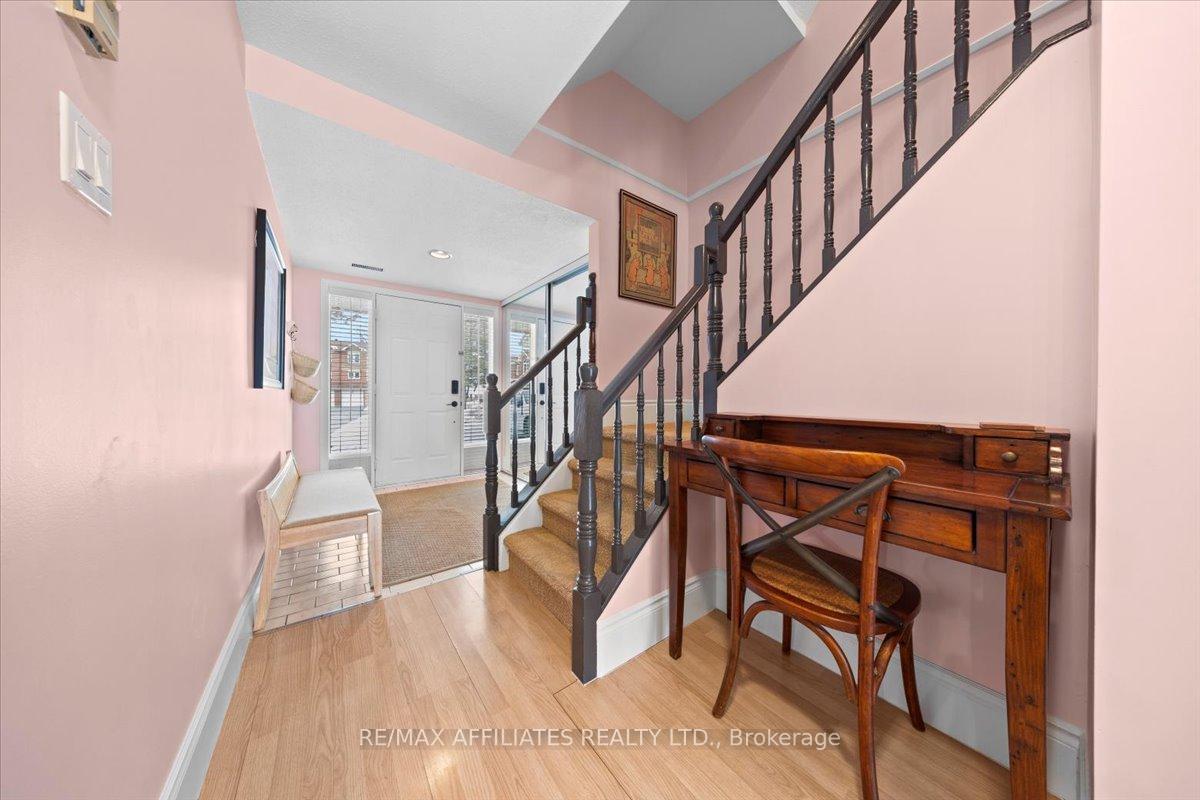 Photo 4 of 1840 Summerfields Crescent, Ottawa, Chapel Hill — HOMEH