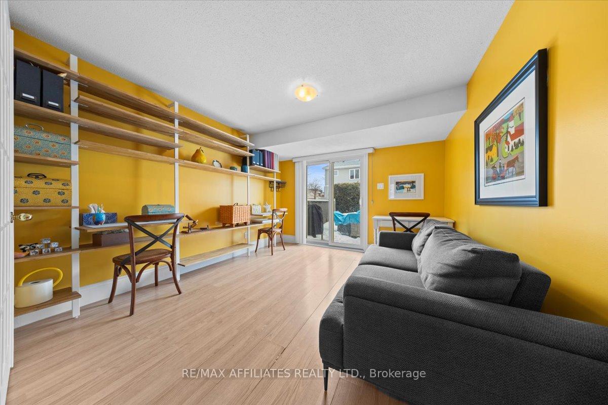 Photo 6 of 1840 Summerfields Crescent, Ottawa, Chapel Hill — HOMEH