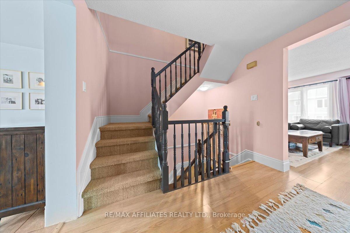 Photo 17 of 1840 Summerfields Crescent, Ottawa, Chapel Hill — HOMEH