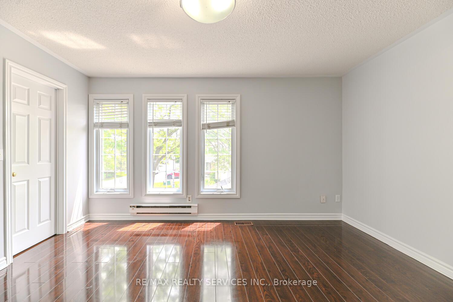 Photo 26 of Unit 6, 110 Heathcliffe Square, Brampton, Central Park — HOMEH