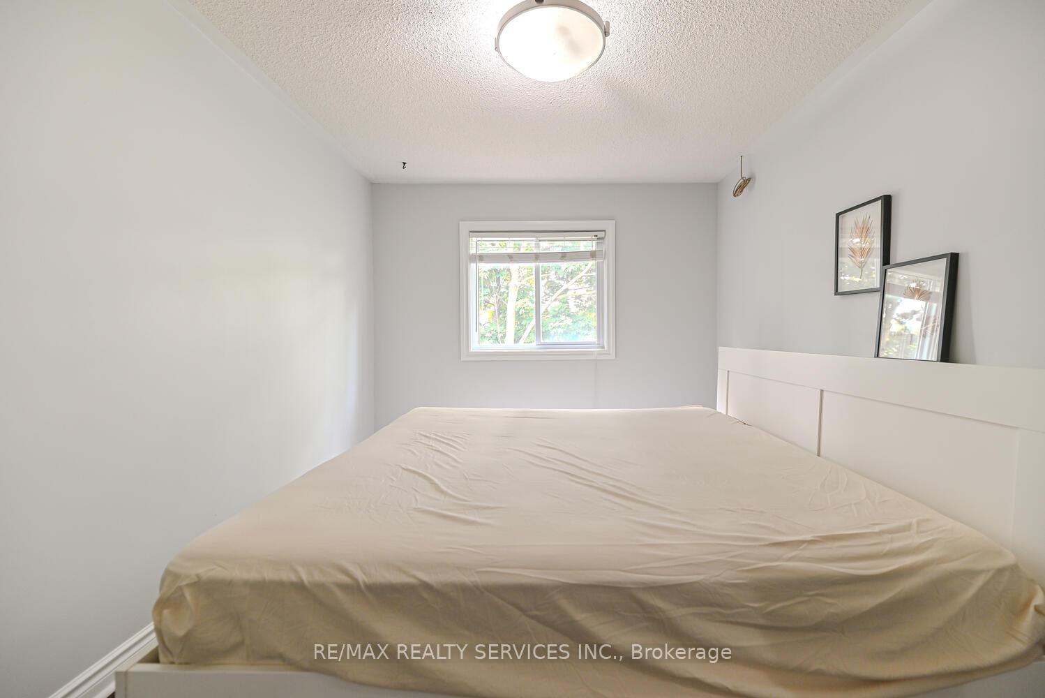 Photo 42 of Unit 6, 110 Heathcliffe Square, Brampton, Central Park — HOMEH