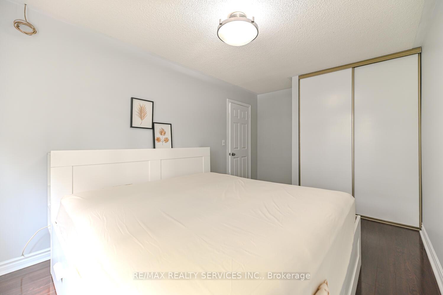 Photo 22 of Unit 6, 110 Heathcliffe Square, Brampton, Central Park — HOMEH