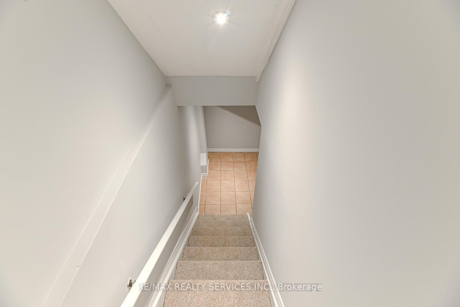 Photo 32 of Unit 6, 110 Heathcliffe Square, Brampton, Central Park — HOMEH