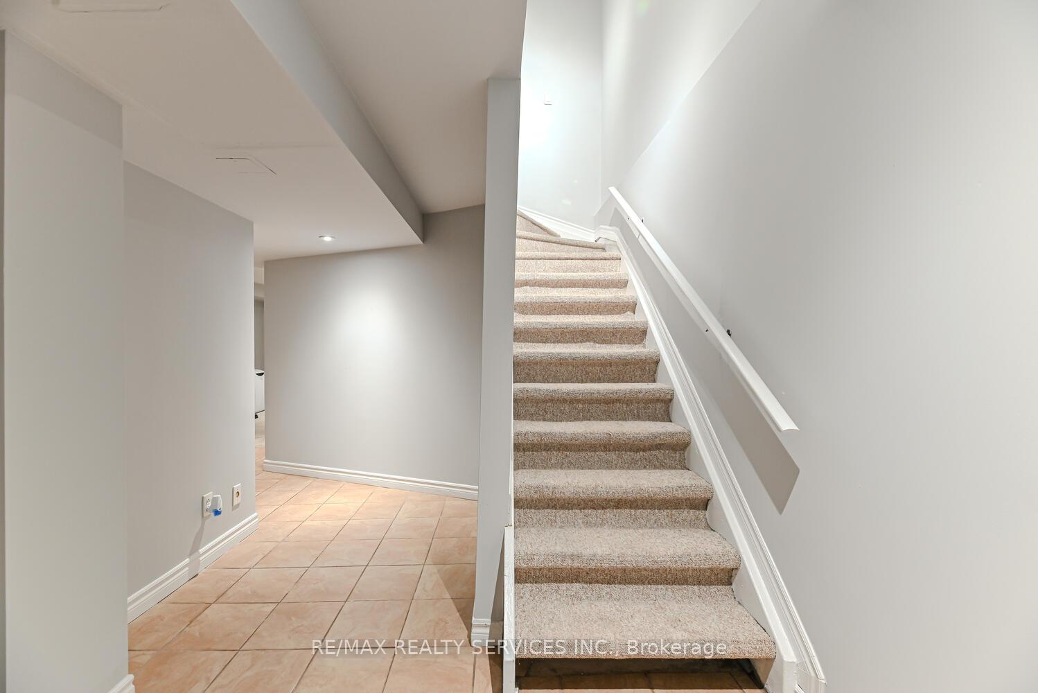 Photo 43 of Unit 6, 110 Heathcliffe Square, Brampton, Central Park — HOMEH