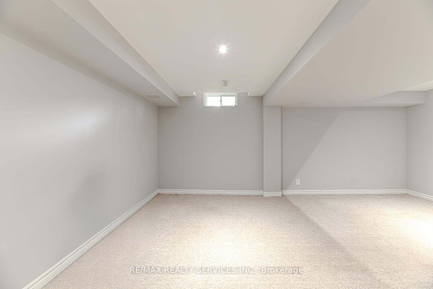 Photo 23 of Unit 6, 110 Heathcliffe Square, Brampton, Central Park — HOMEH