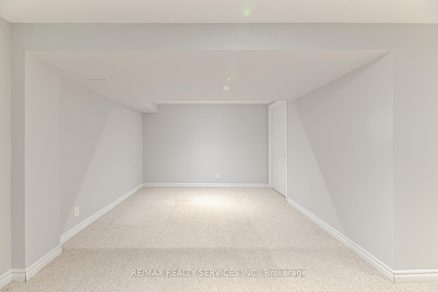 Photo 25 of Unit 6, 110 Heathcliffe Square, Brampton, Central Park — HOMEH