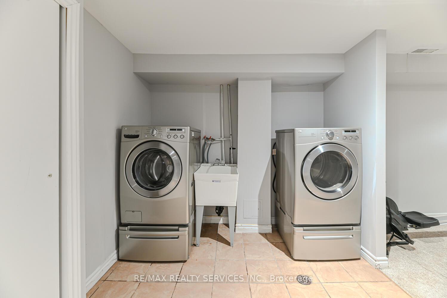 Photo 34 of Unit 6, 110 Heathcliffe Square, Brampton, Central Park — HOMEH
