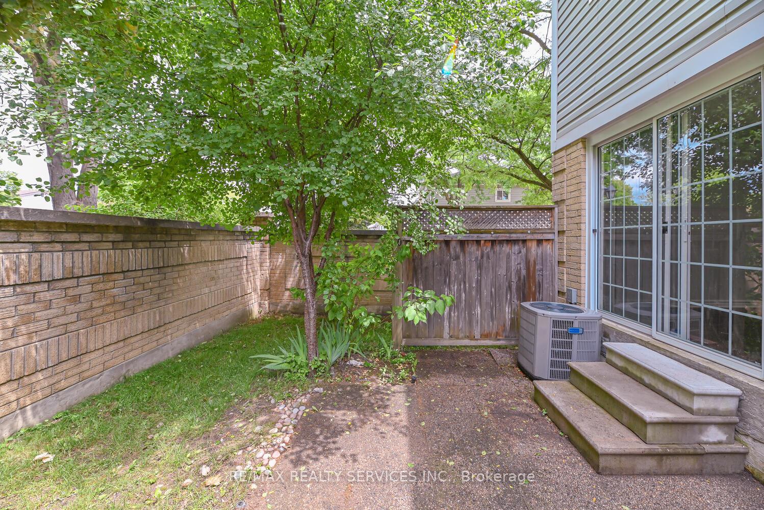 Photo 30 of Unit 6, 110 Heathcliffe Square, Brampton, Central Park — HOMEH