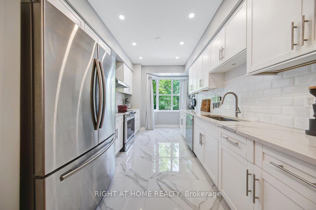 Photo 10 of 23 Michael Way, Markham, Buttonville — HOMEH