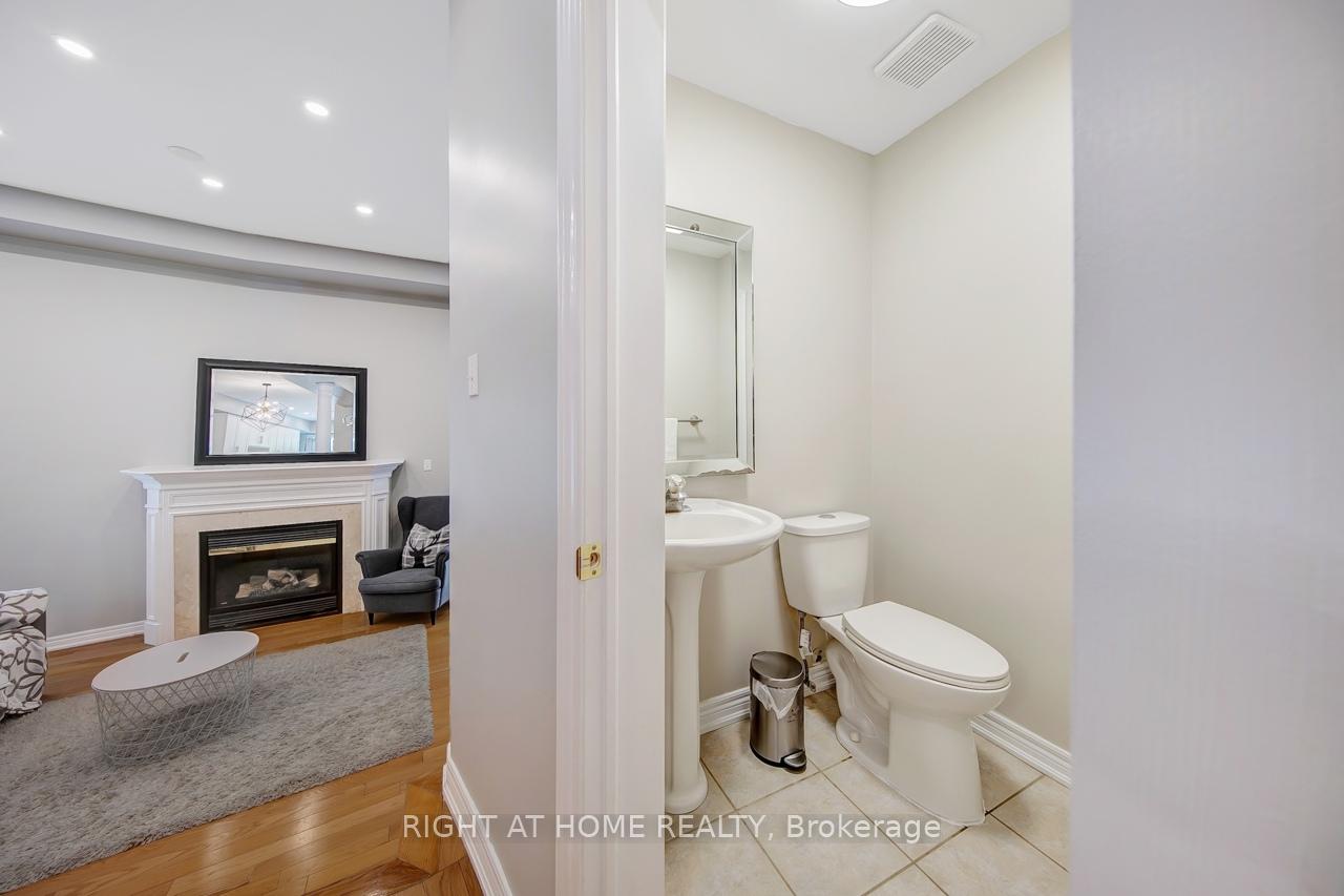 Photo 15 of 23 Michael Way, Markham, Buttonville — HOMEH