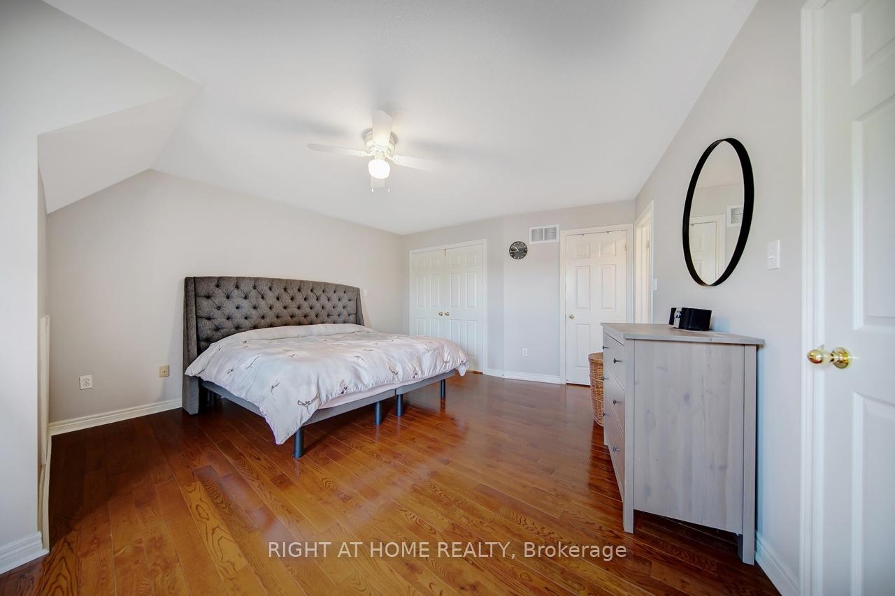 Photo 19 of 23 Michael Way, Markham, Buttonville — HOMEH