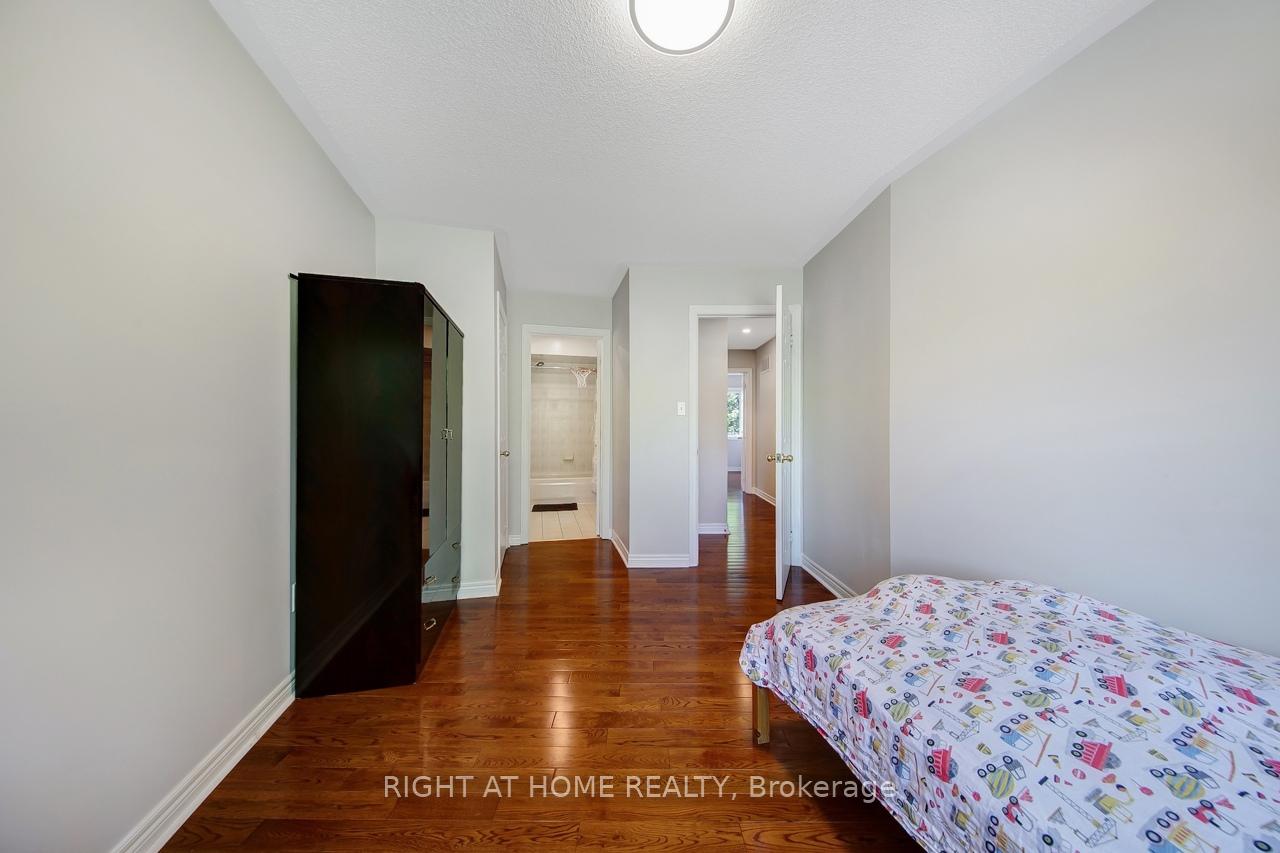 Photo 25 of 23 Michael Way, Markham, Buttonville — HOMEH