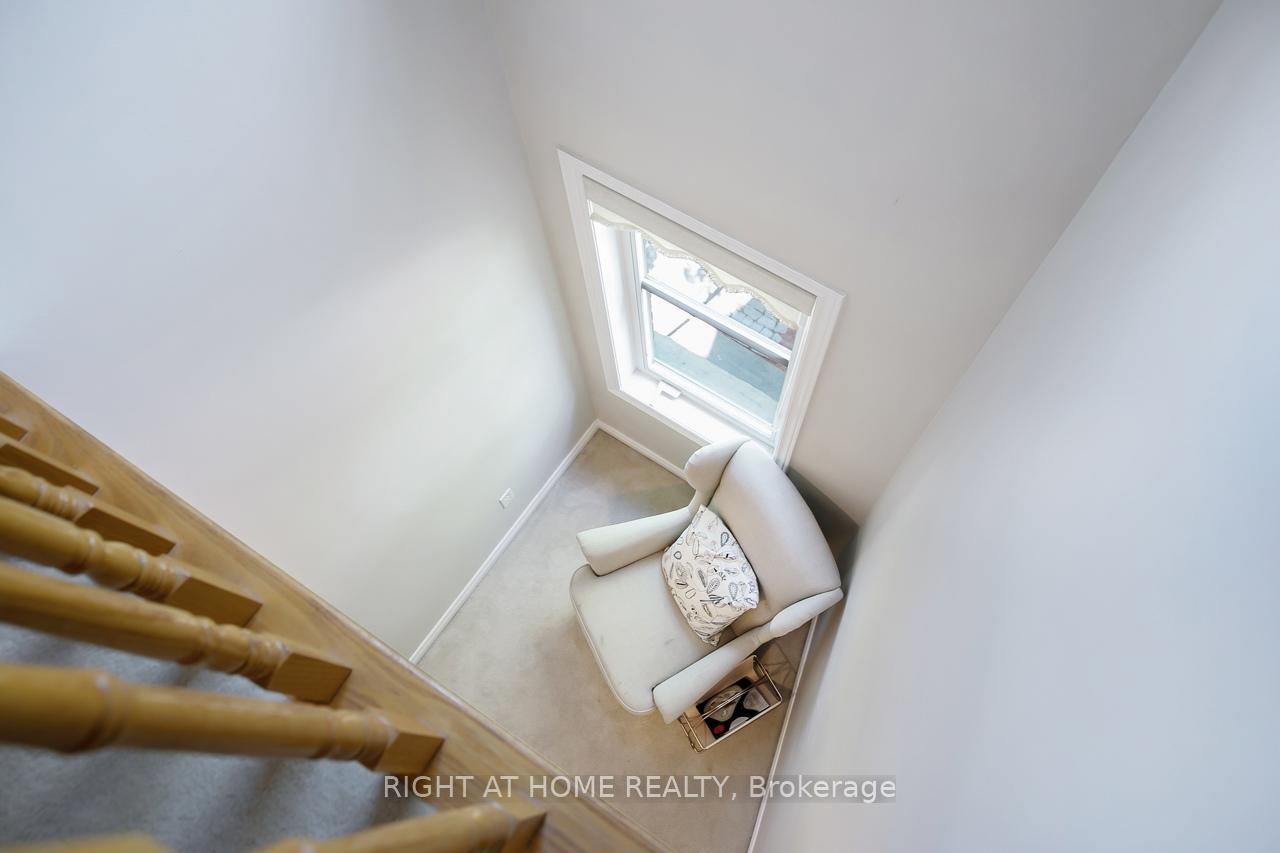 Photo 27 of 23 Michael Way, Markham, Buttonville — HOMEH