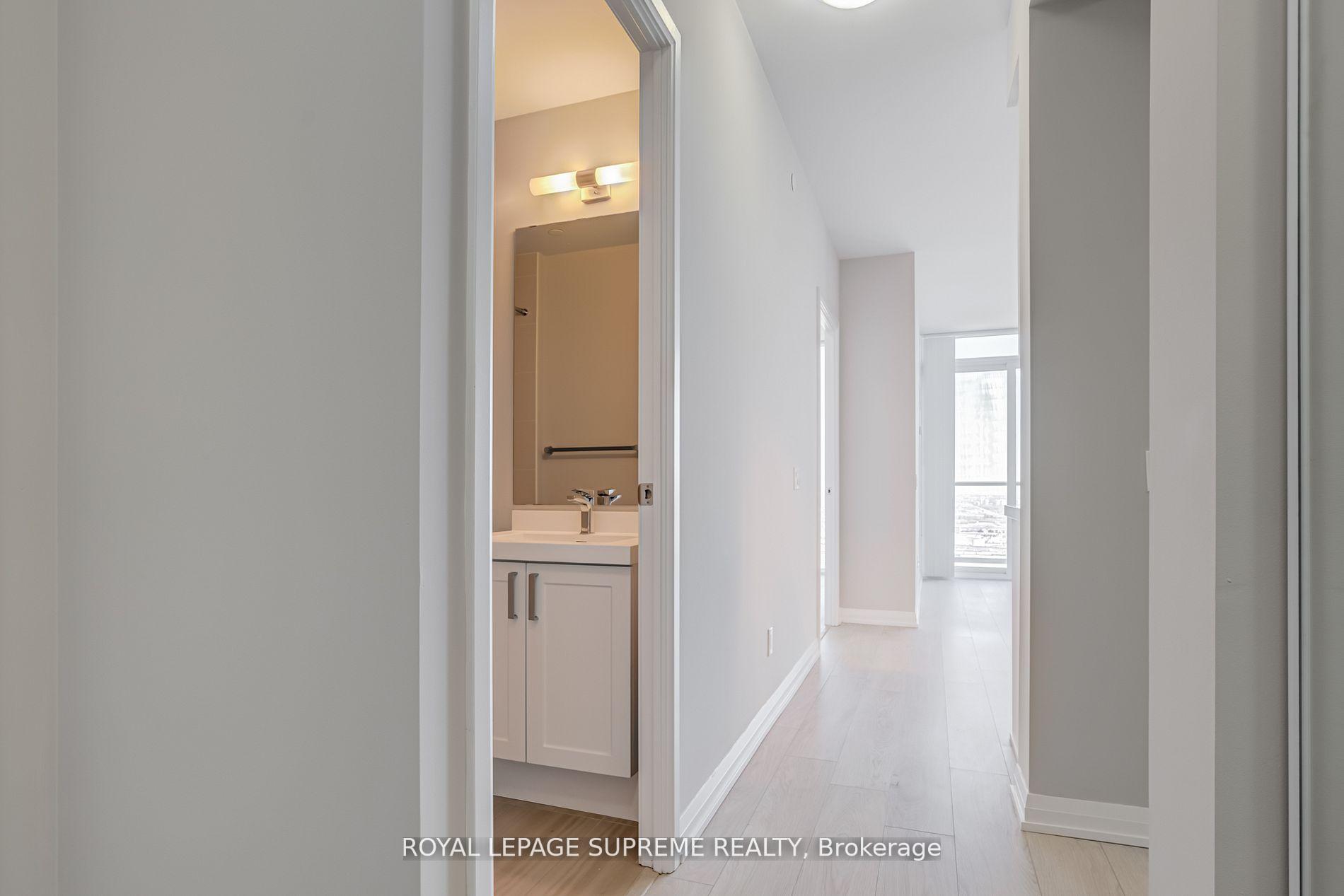 Photo 6 of Unit PH16, 7895 Jane Street, Vaughan, Concord — HOMEH