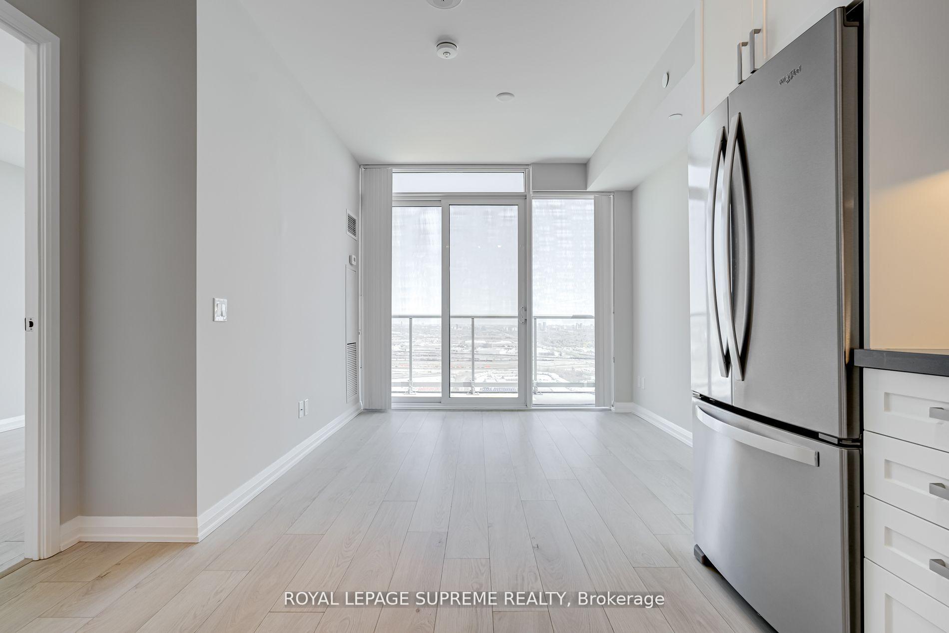 Photo 8 of Unit PH16, 7895 Jane Street, Vaughan, Concord — HOMEH