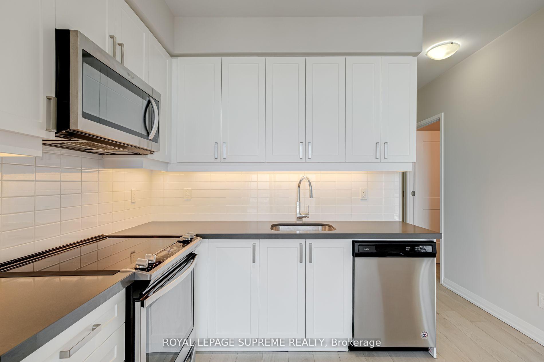 Photo 15 of Unit PH16, 7895 Jane Street, Vaughan, Concord — HOMEH