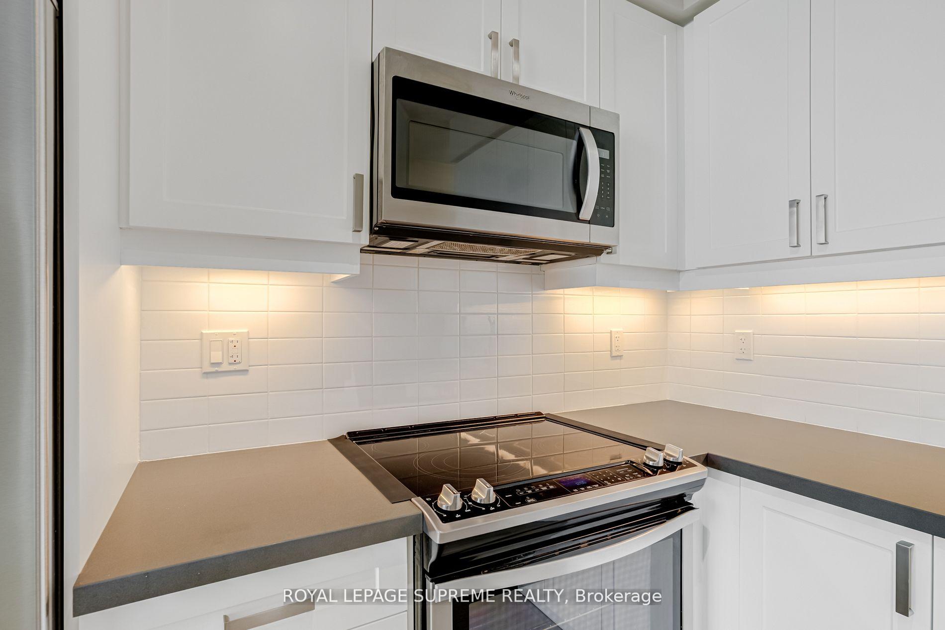 Photo 16 of Unit PH16, 7895 Jane Street, Vaughan, Concord — HOMEH