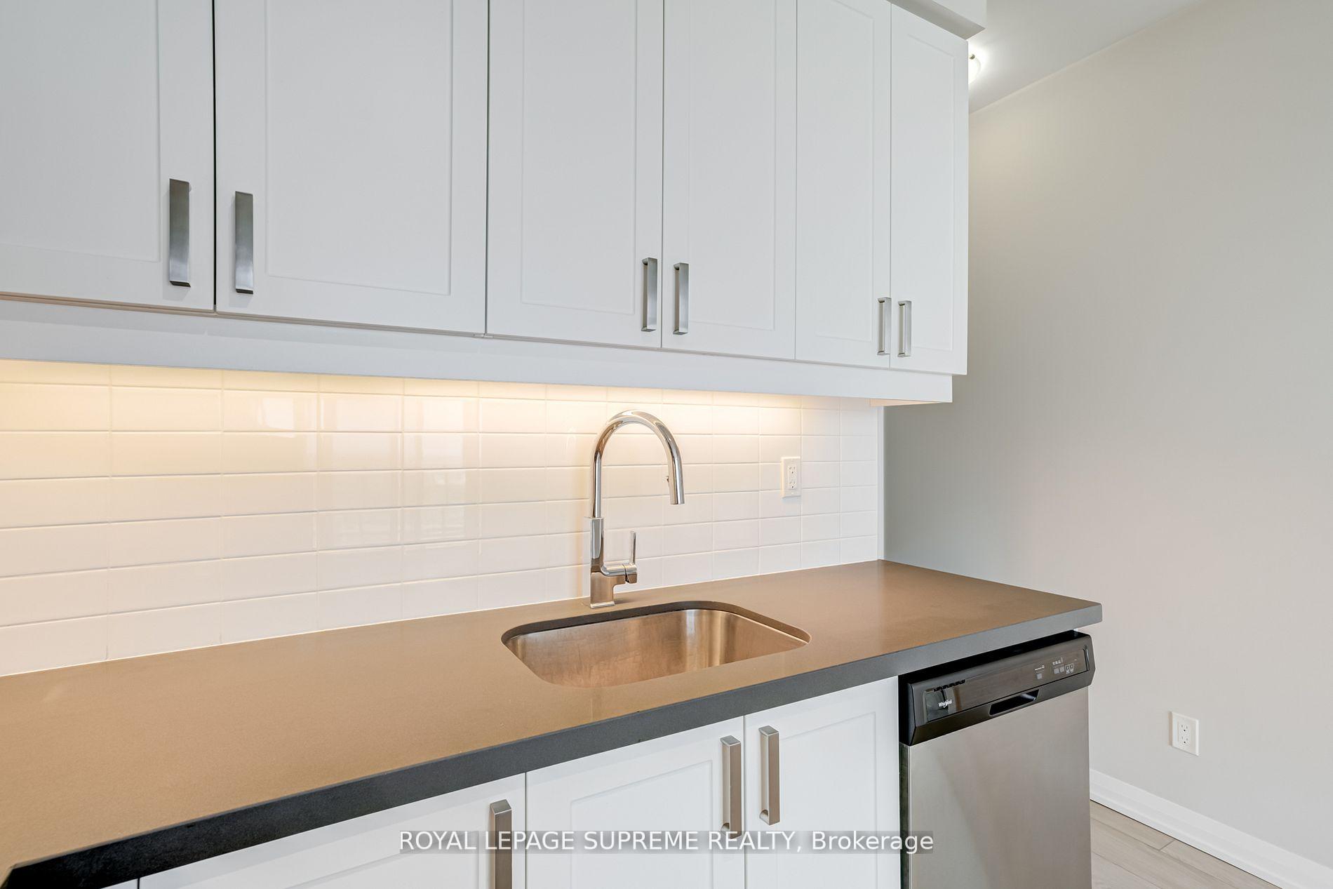 Photo 17 of Unit PH16, 7895 Jane Street, Vaughan, Concord — HOMEH