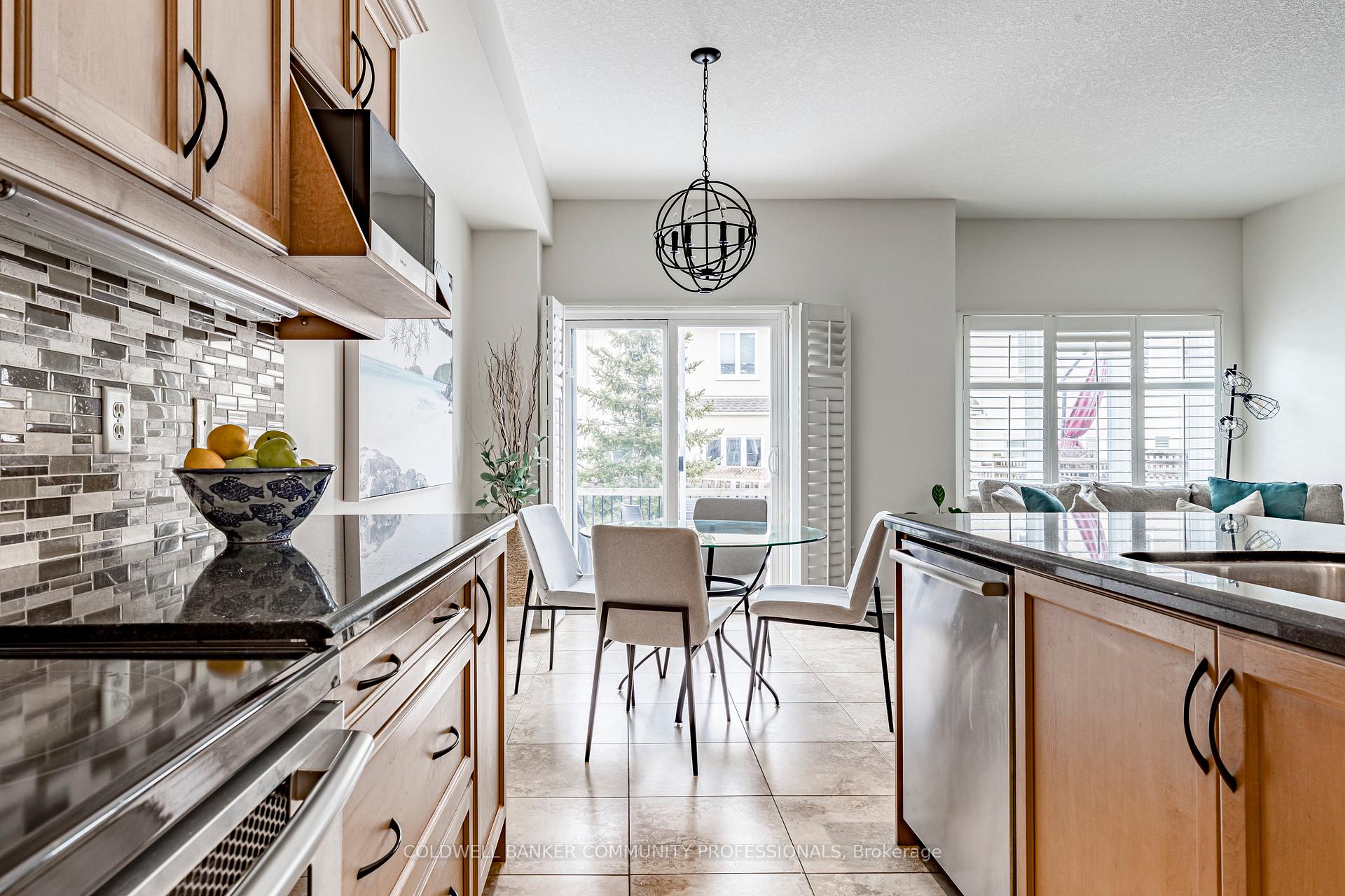 Photo 12 of 32 Forest Valley Crescent, Hamilton, Dundas — HOMEH