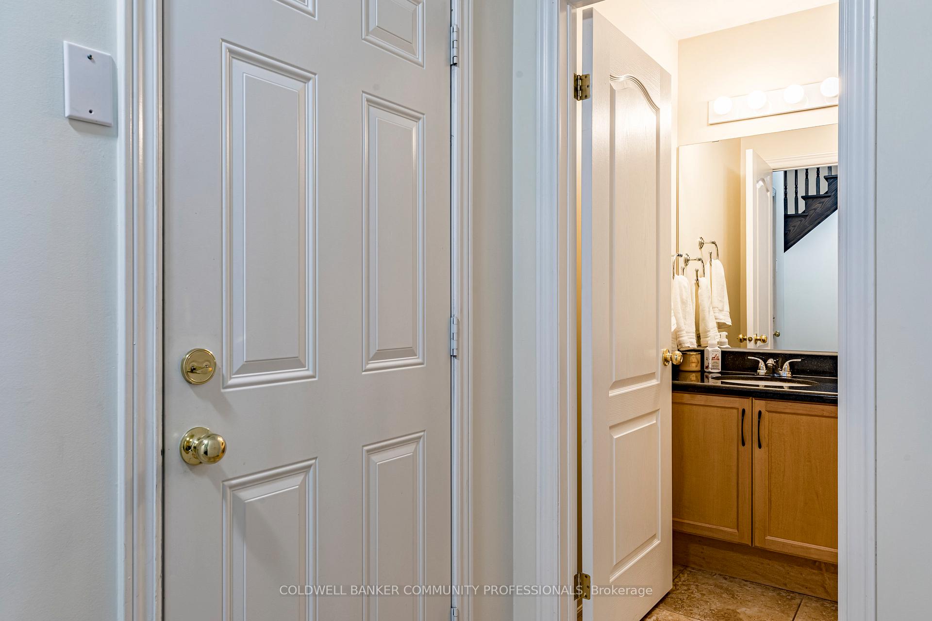 Photo 13 of 32 Forest Valley Crescent, Hamilton, Dundas — HOMEH