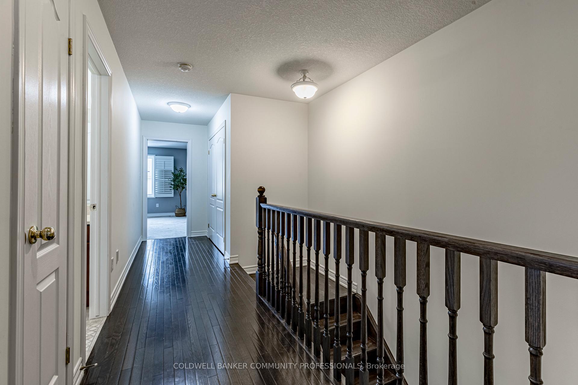 Photo 15 of 32 Forest Valley Crescent, Hamilton, Dundas — HOMEH