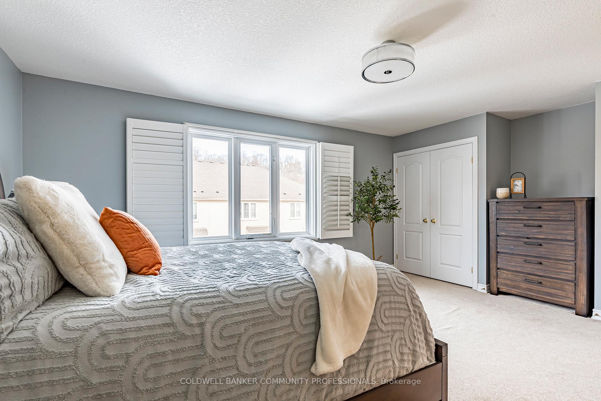 Photo 19 of 32 Forest Valley Crescent, Hamilton, Dundas — HOMEH