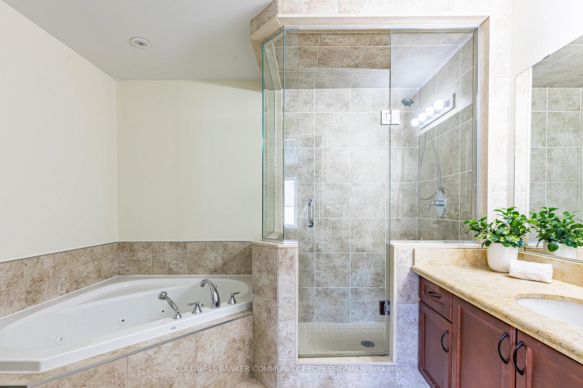 Photo 20 of 32 Forest Valley Crescent, Hamilton, Dundas — HOMEH